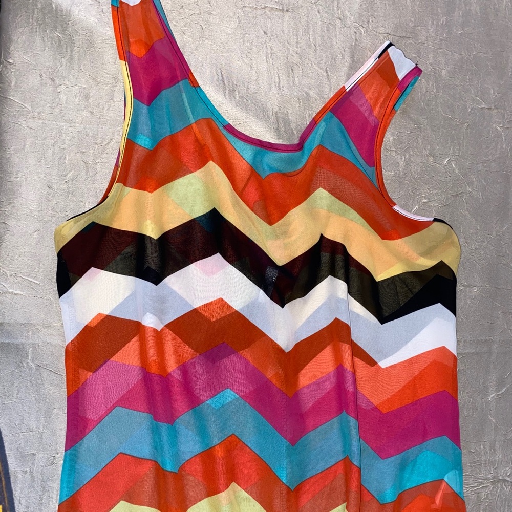Chevron shear sleeveless blouse!
